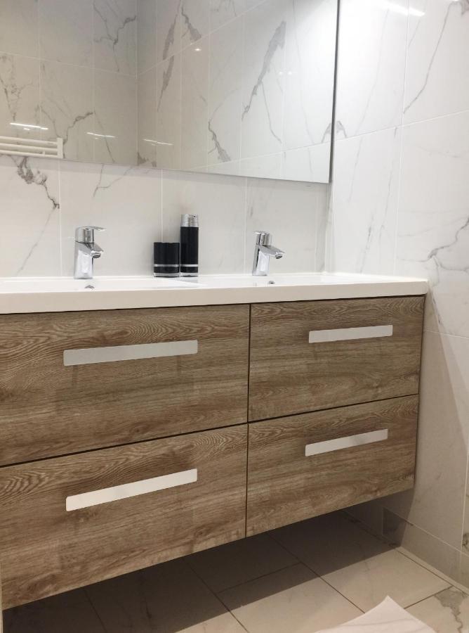 New Apartment In The Heart Of Le Marais Paris Luaran gambar